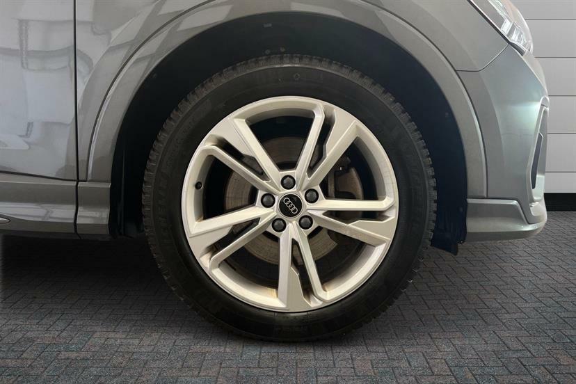 Audi Q3 45 Tfsi E S Line S Tronic Grey #5