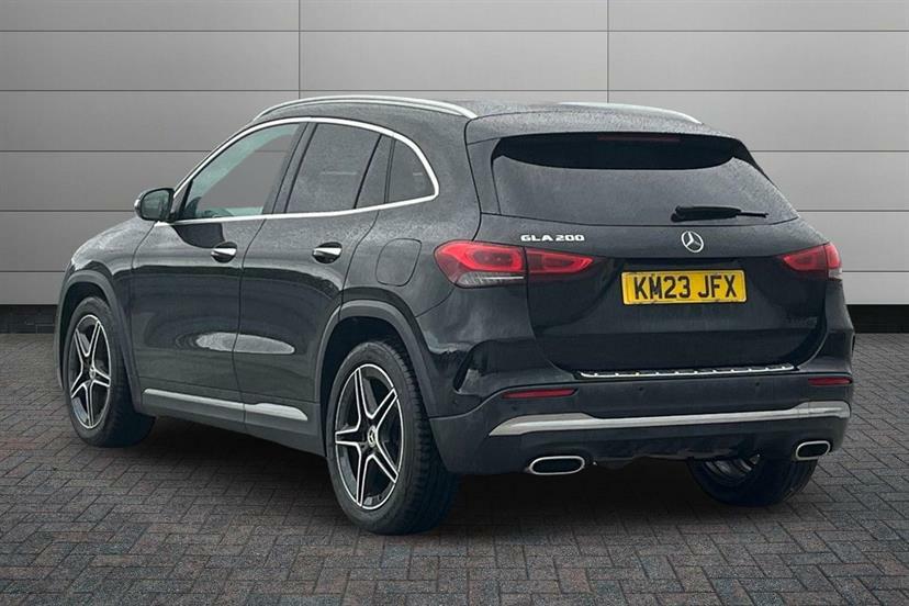 Mercedes-Benz GLA Class 200 Amg Line Premium Black #2