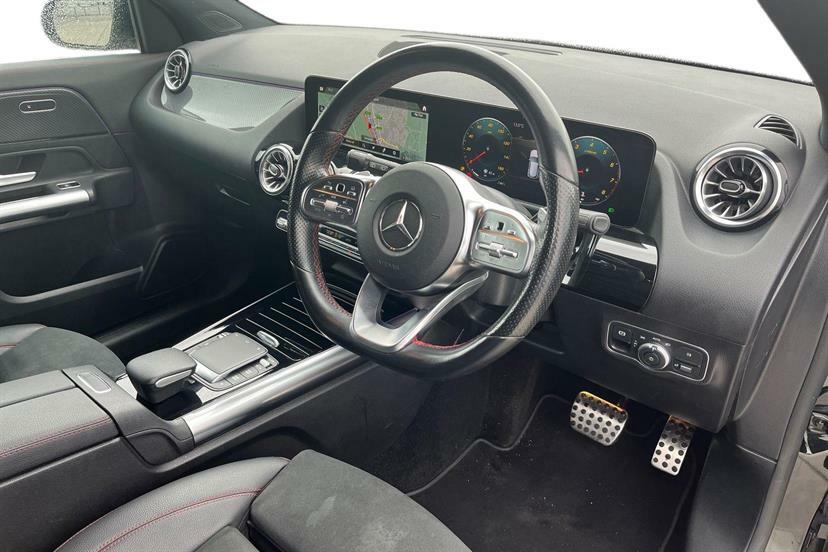 Mercedes-Benz GLA Class 200 Amg Line Premium Black #5