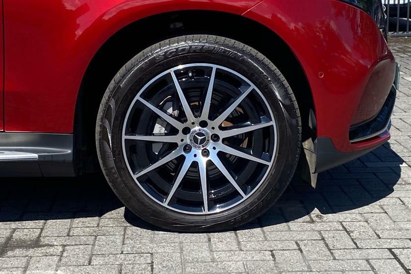 Mercedes-Benz EQC 400 300Kw Amg Line Edition 80Kwh Red #4