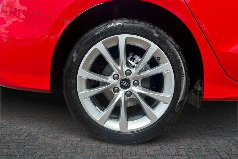 Audi A3 1.5 Tfsi 116 Sport S Tronic Red #4