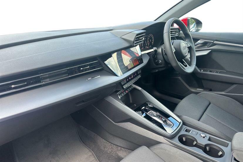 Audi A3 1.5 Tfsi 116 Sport S Tronic Red #2
