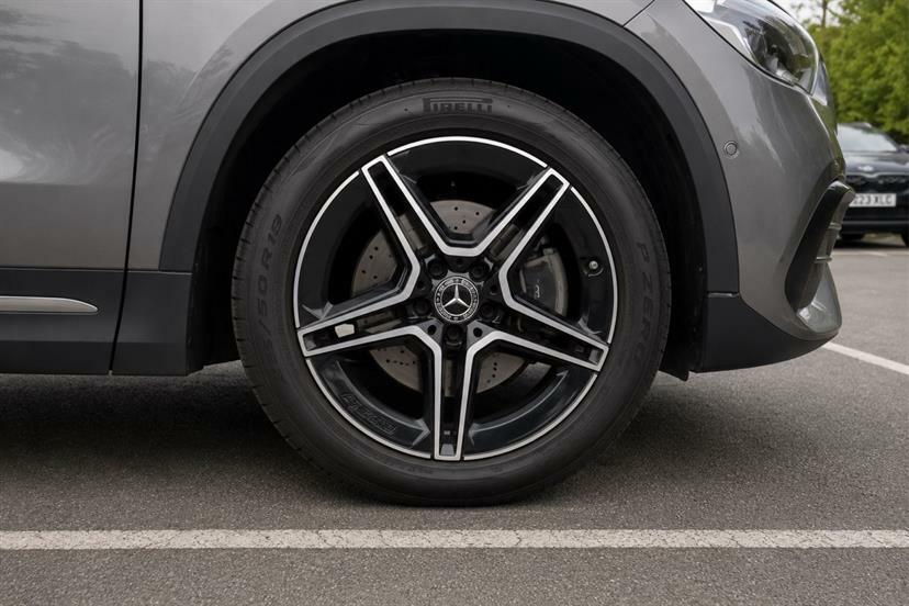 Mercedes-Benz GLA Class 200 Amg Line Premium Grey #4