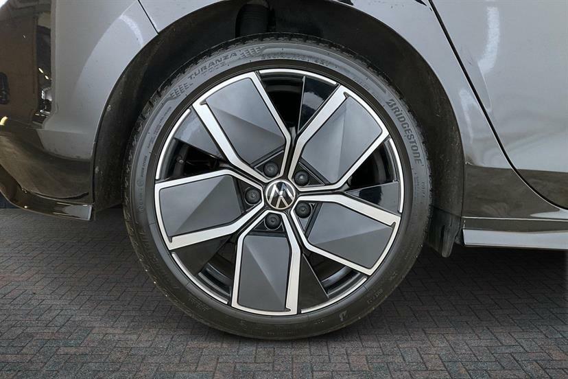 Volkswagen Golf 1.5 Tsi 150 Black Edition Black #5