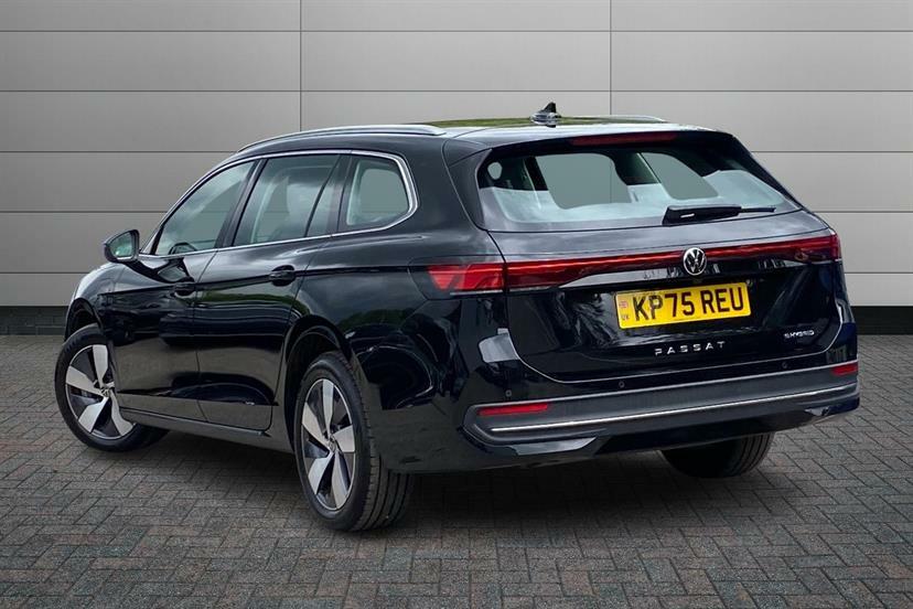 Volkswagen Passat 1.5 Tsi Ehybrid Life Dsg Black #3