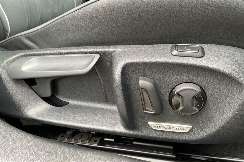 Volkswagen Passat 1.5 Tsi Ehybrid R-line Dsg Blue #24