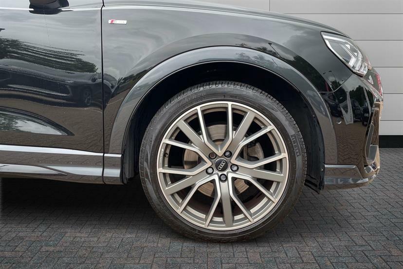 Audi Q3 45 Tfsi Quattro Vorsprung S Tronic Black #4
