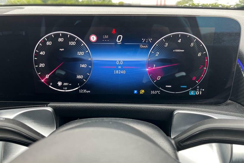 Mercedes-Benz GLB Class 200 Amg Line Executive 7G-tronic Blue #5