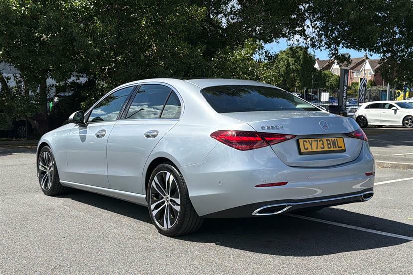 Mercedes-Benz C Class Saloon Black #19