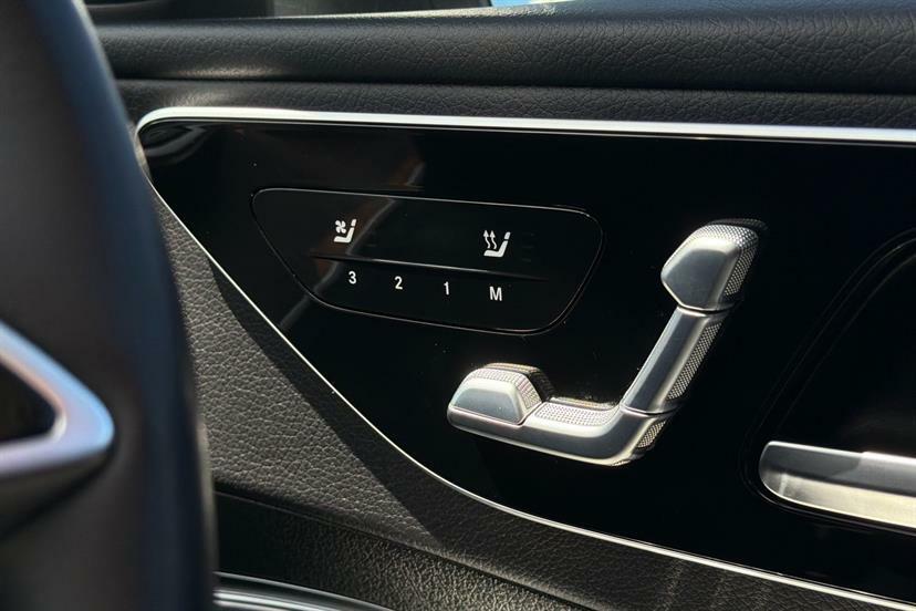 Mercedes-Benz C Class Saloon Black #35