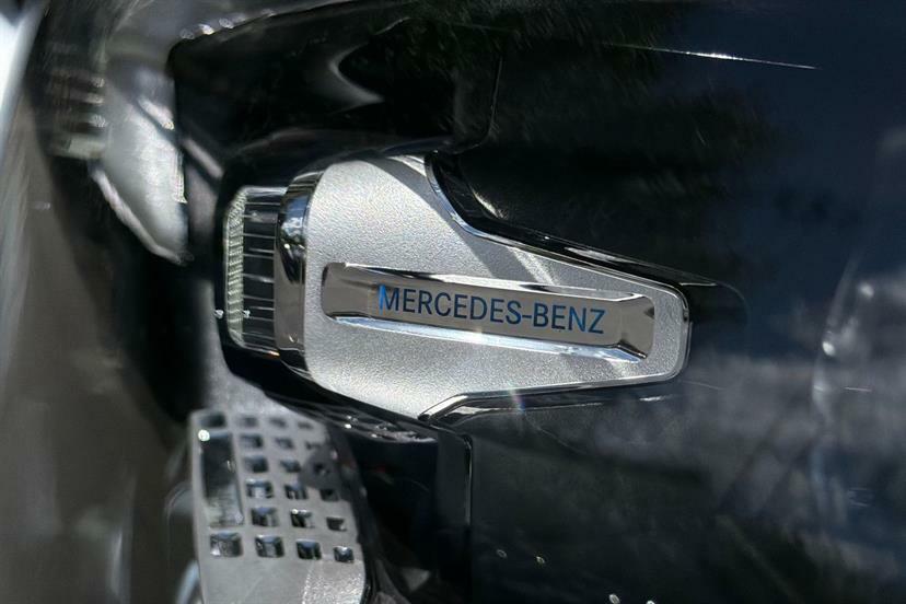 Mercedes-Benz C Class Saloon Black #14