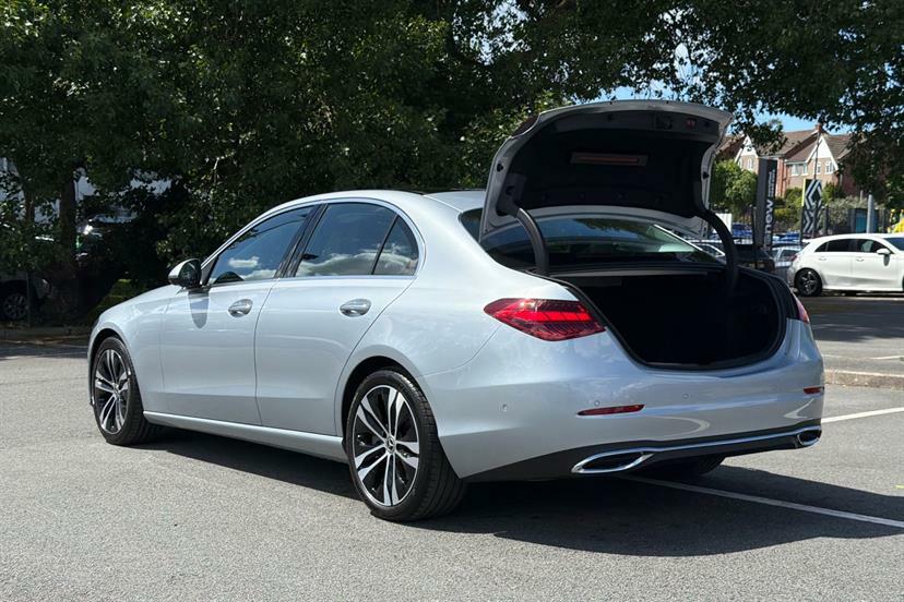 Mercedes-Benz C Class Saloon Black #24