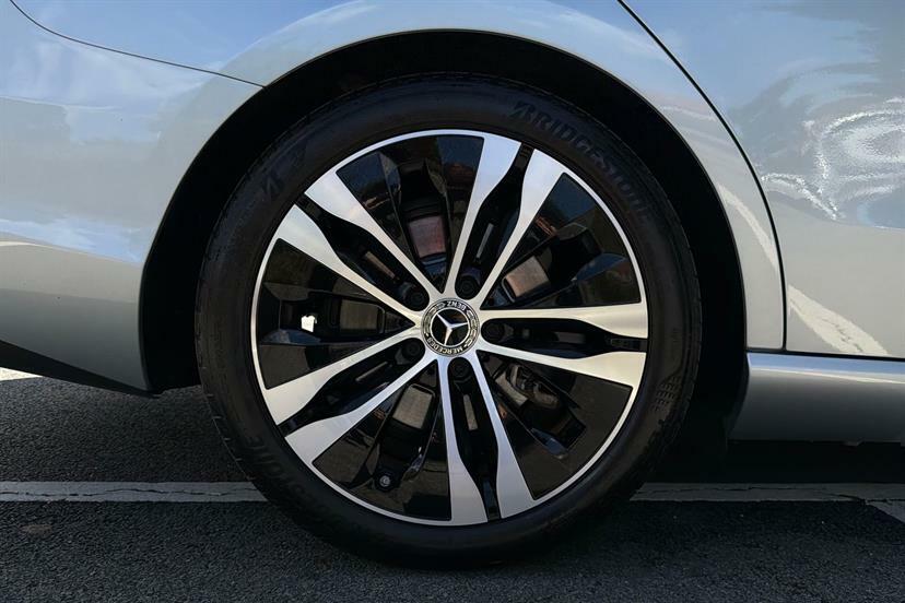 Mercedes-Benz C Class Saloon Black #4