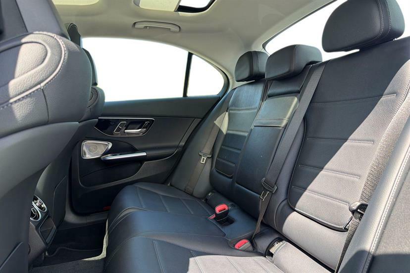 Mercedes-Benz C Class Saloon Black #10