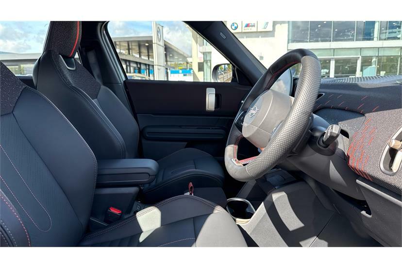 Mini Countryman Electric White #11