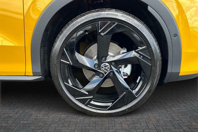 Volkswagen T-Roc 1.5 Etsi 150 R-line Dsg Yellow #4