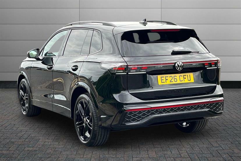Volkswagen Tiguan 1.5 Etsi 150 Black Edition Dsg Black #2