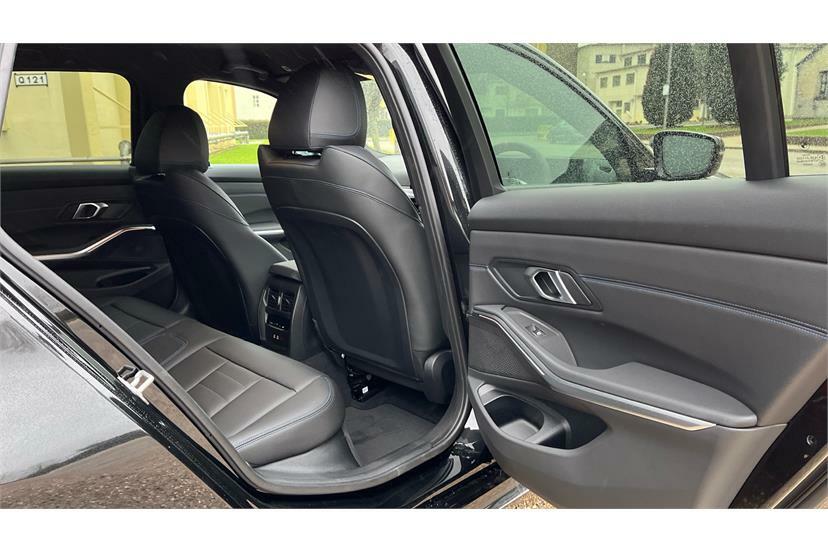 BMW 3 Series 320I M Sport Step Black #31