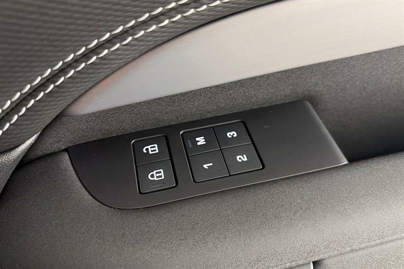 Land Rover Discovery 3.0 D350 Dynamic Hse Black #24