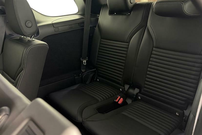 Land Rover Discovery 3.0 D350 Dynamic Hse #38