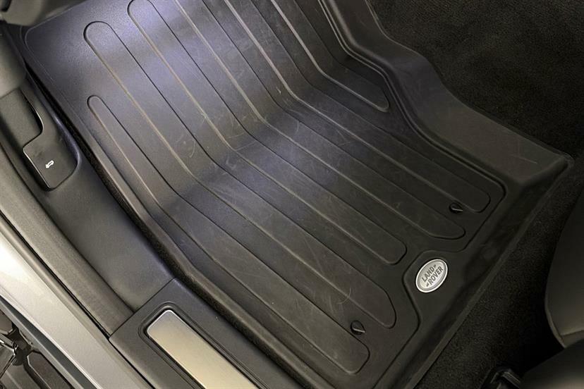 Land Rover Discovery 3.0 D350 Dynamic Hse Black #36