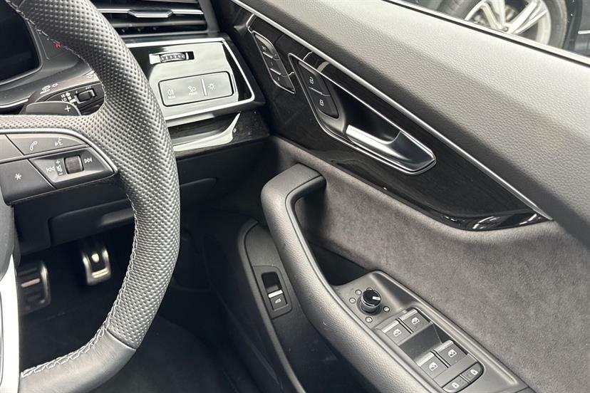 Audi Q8 55 Tfsi E Quattro Black Ed Tiptronic Tech Pro Black #39