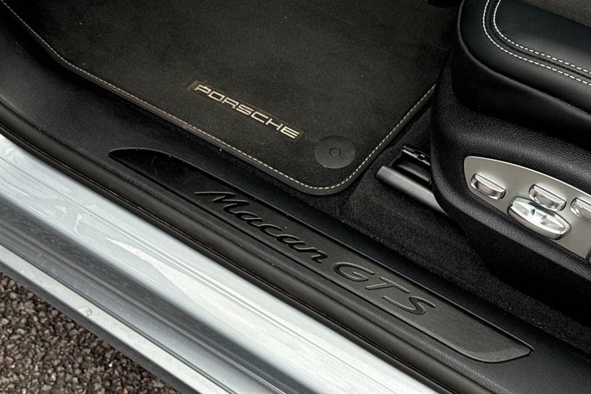 Porsche Macan Gts S-a 2024 #25