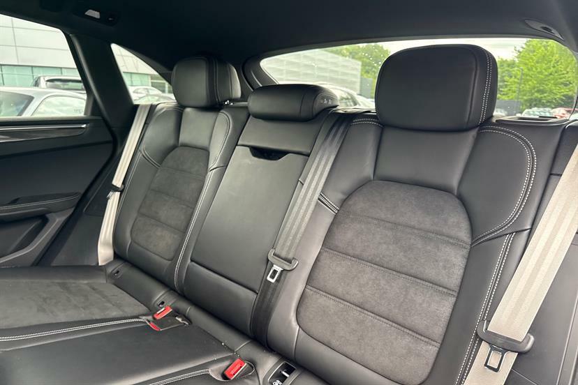 Porsche Macan Gts S-a 2024 #16