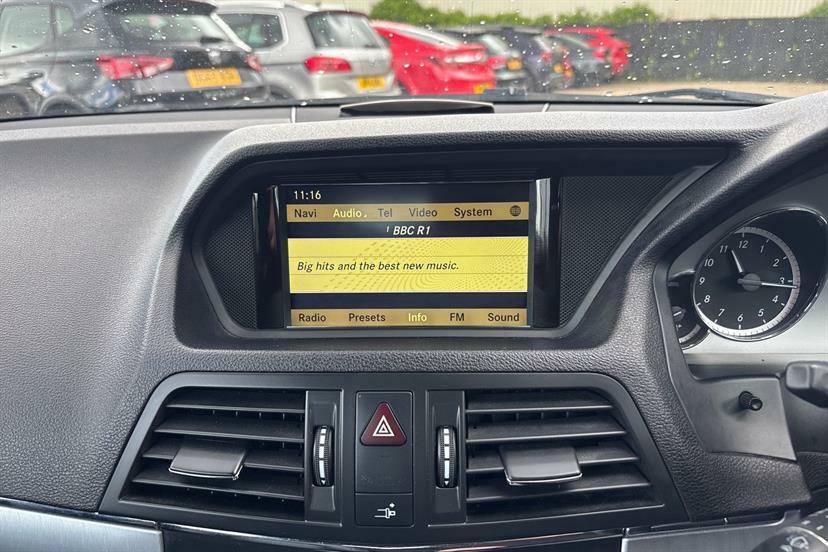 Mercedes-Benz E Class 2.1 Cdi Blueefficiency Executive Se Estate Die Black #19