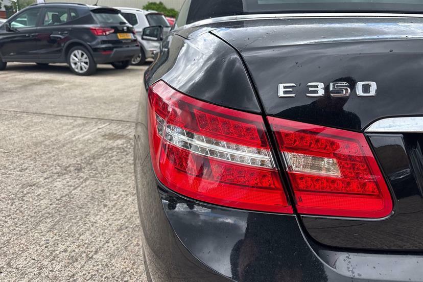 Mercedes-Benz E Class 2.1 Cdi Blueefficiency Executive Se Estate Die Black #28