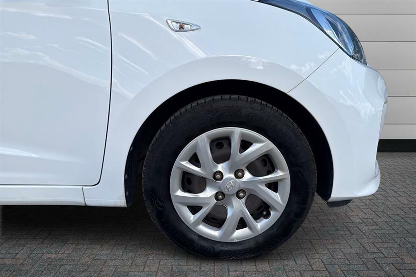 Hyundai I10 1.0 Se White #5
