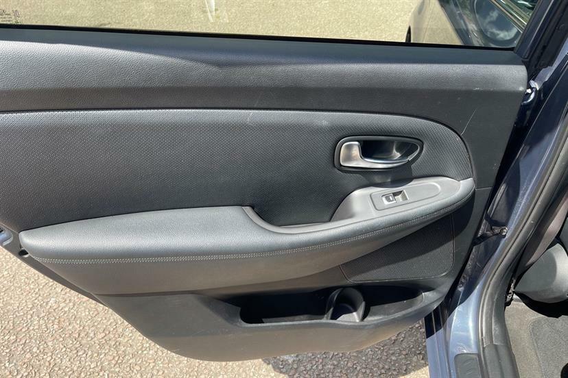 Kia Carens Gdi 2 Mpv Silver #33