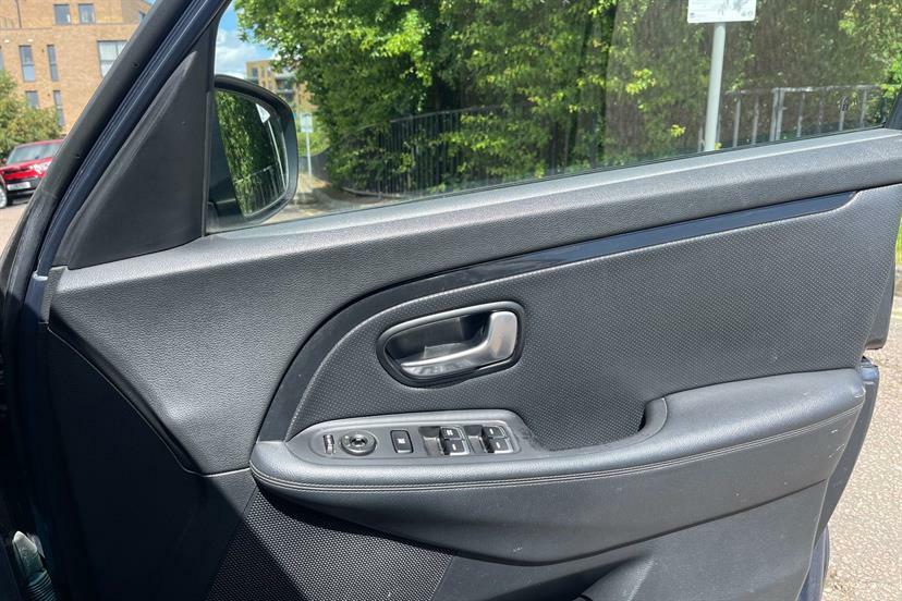 Kia Carens Gdi 2 Mpv Silver #10