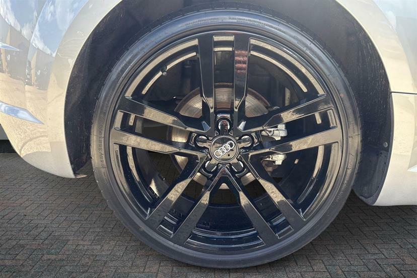 Audi TT 2.0 Tdi Ultra S Line Silver #5