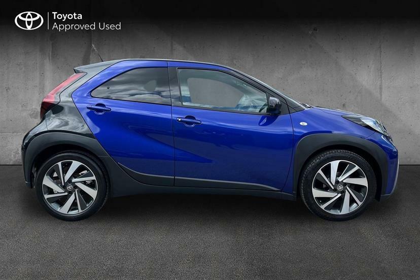 Toyota Aygo X 1.0 Vvt-i Edge Black #4