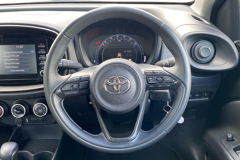 Toyota Aygo X 1.0 Vvt-i Pure Black #6
