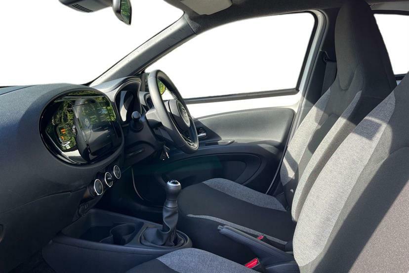 Toyota Aygo X 1.0 Vvt-i Pure White #2