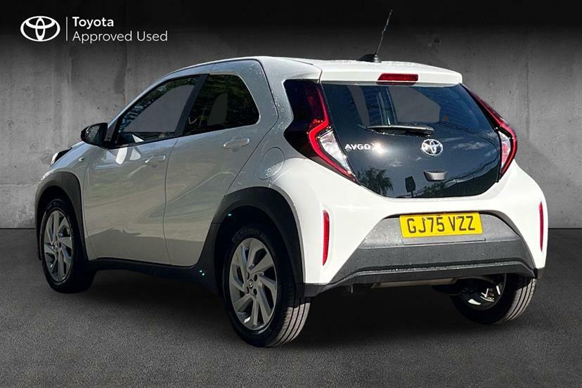 Toyota Aygo X 1.0 Vvt-i Pure White #3