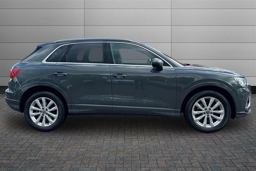 Audi Q3 35 Tfsi Sport Grey #4