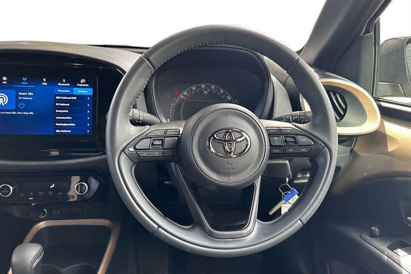 Toyota Aygo X 1.0 Vvt-i Edge Black #4