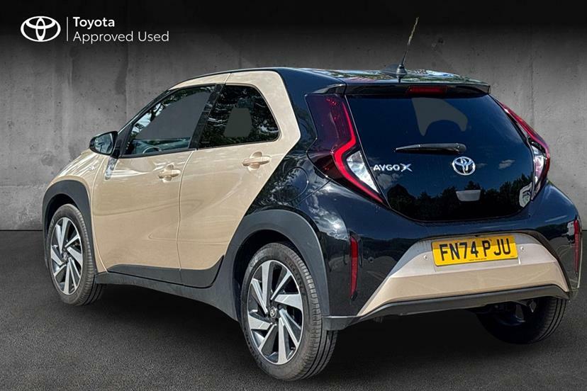 Toyota Aygo X 1.0 Vvt-i Edge Black #3