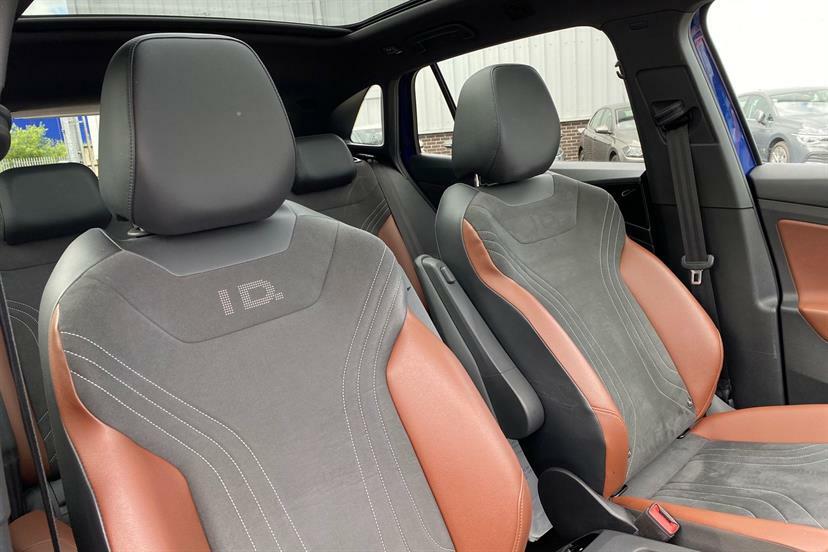 Volkswagen ID.4 150Kw Max Pro Performance 77Kwh Red #18