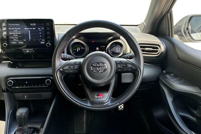 Toyota Yaris 1.5 Hybrid Gr Sport Cvt White #6