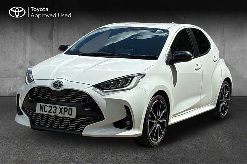 Toyota Yaris 1.5 Hybrid Gr Sport Cvt White #3