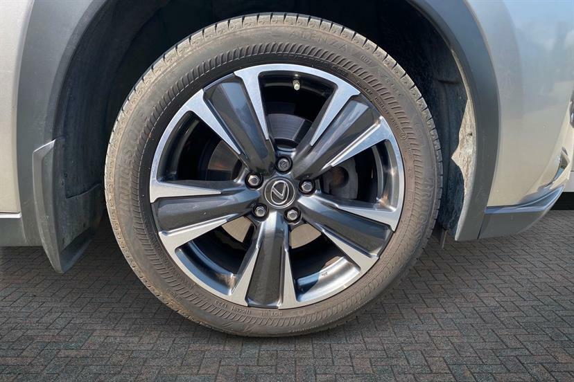 Lexus UX 250H 2.0 Cvt Premium Plustechsoundsunroof Silver #4