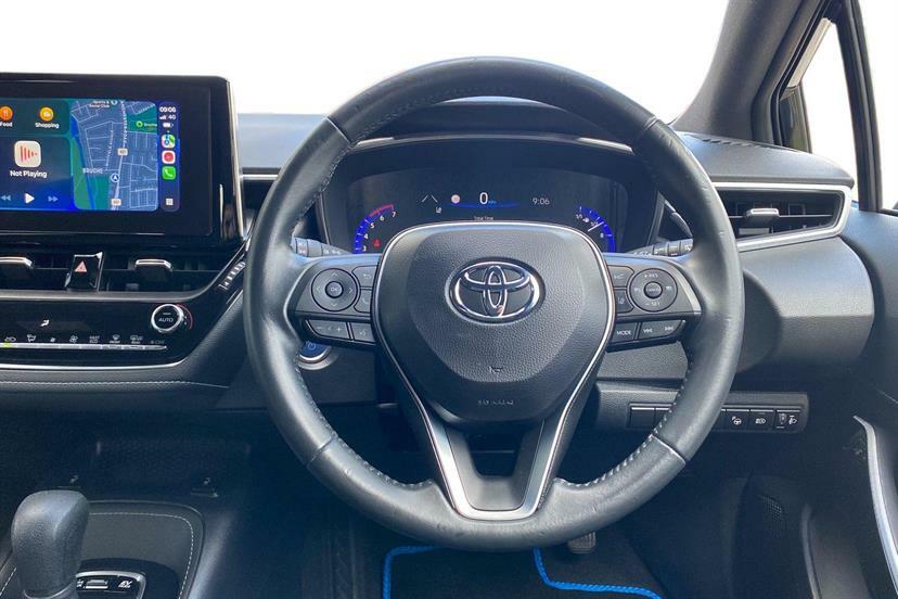 Toyota Corolla 1.8 Vvt-i Hybrid Design Cvt Black #3