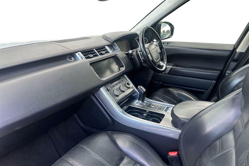 Land Rover Range Rover Sport 3.0 Sdv6 306 Dyn 7 Seat White #2