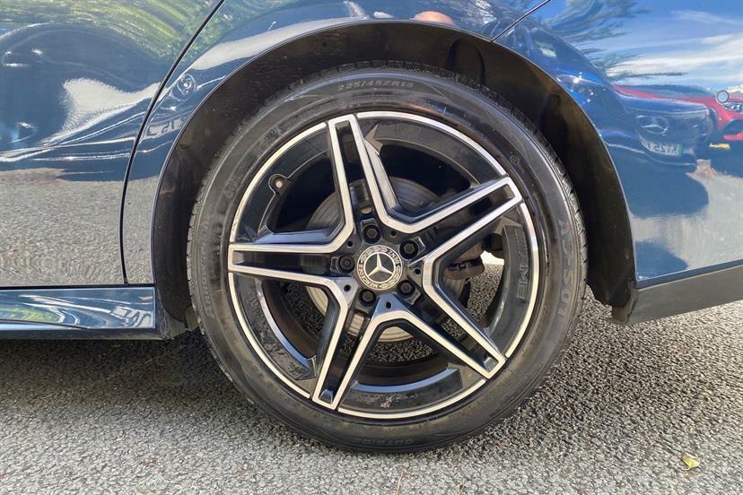 Mercedes-Benz CLA Class 200 Amg Line Executive Tip Blue #4