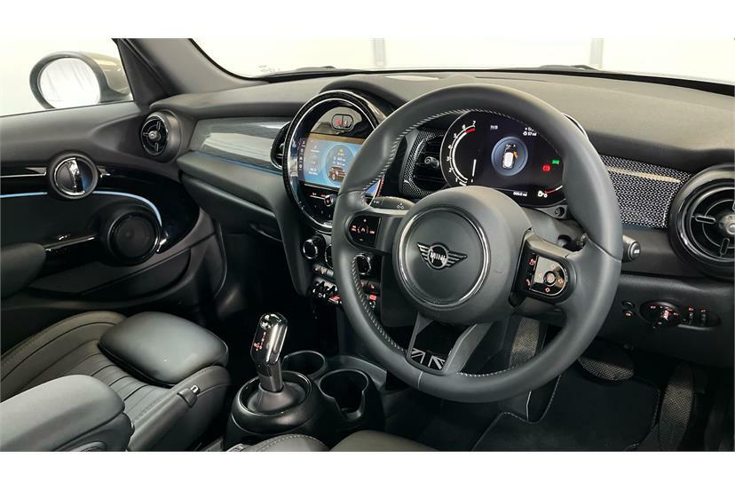 Mini Hatch 1.5 Cooper Exclusive Black #6