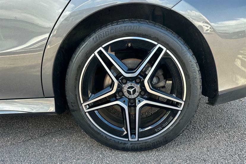 Mercedes-Benz CLA Class 200 Amg Line Premium Tip Grey #4
